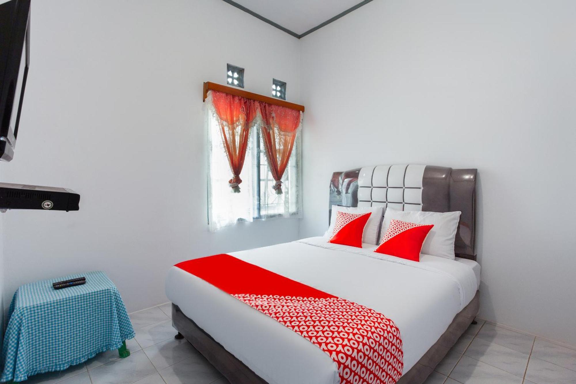 Oyo 2903 Putri Residence Syariah Bukittinggi Exterior foto